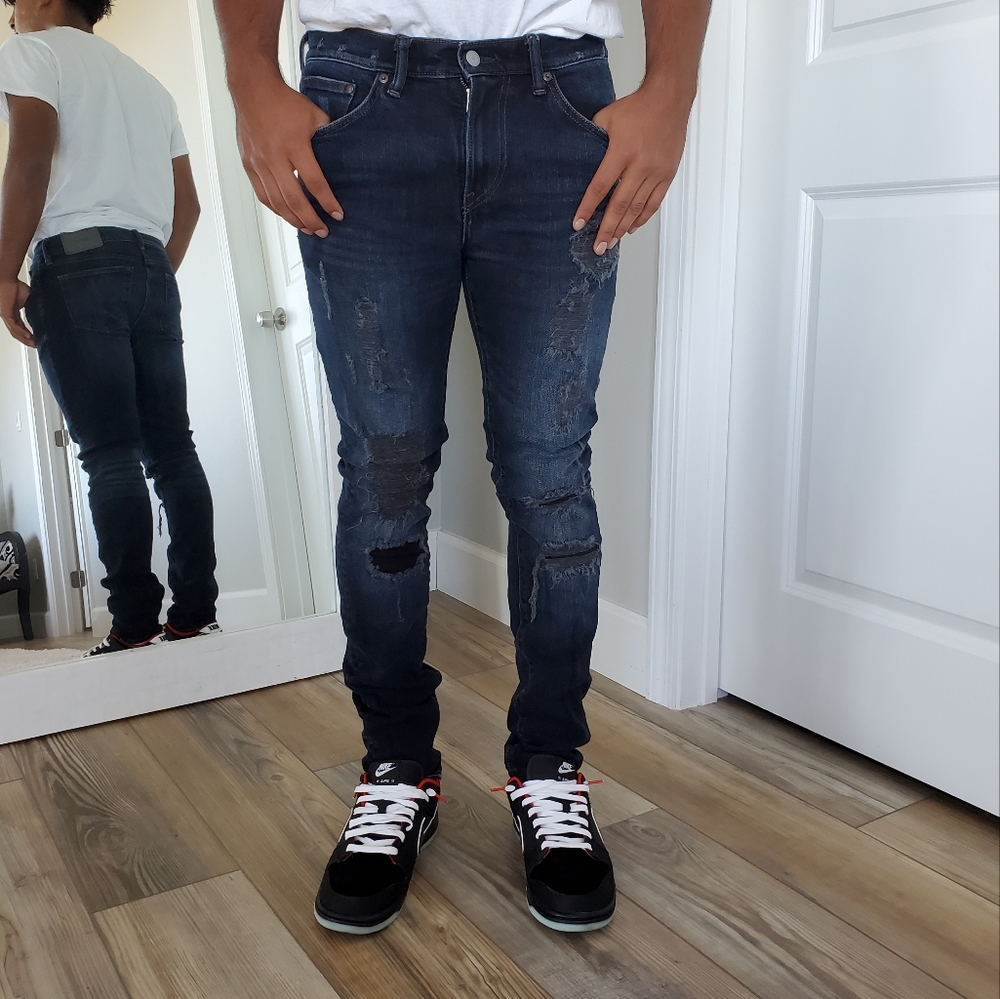 H&M distressed skinny jeans